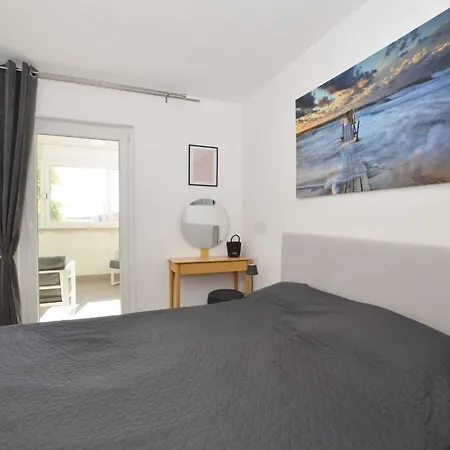 Apartment Tranquil And Bright With Loggia Rovinj