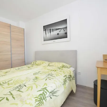 Tranquil And Bright With Loggia Rovinj