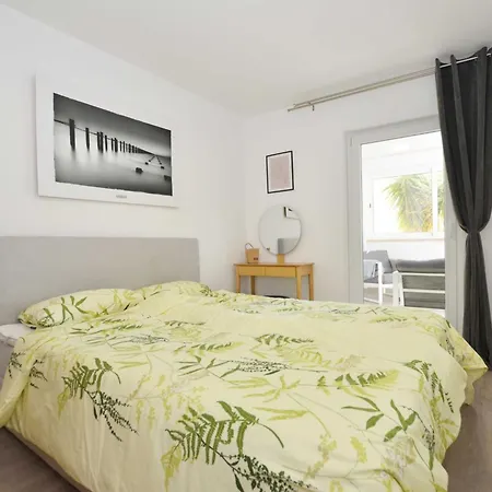 Διαμέρισμα Tranquil And Bright With Loggia Ρόβινι
