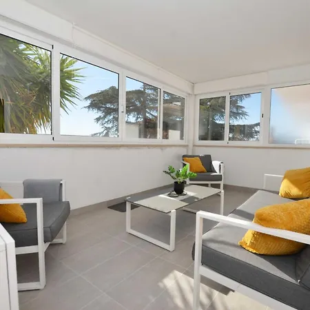 Διαμέρισμα Tranquil And Bright With Loggia *